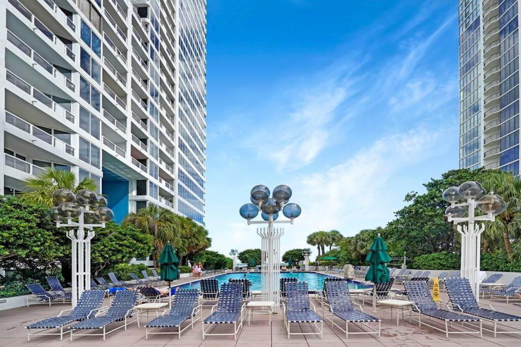 Spectacular! Penthouse With Direct Water Views! Apartment Miami Exterior photo